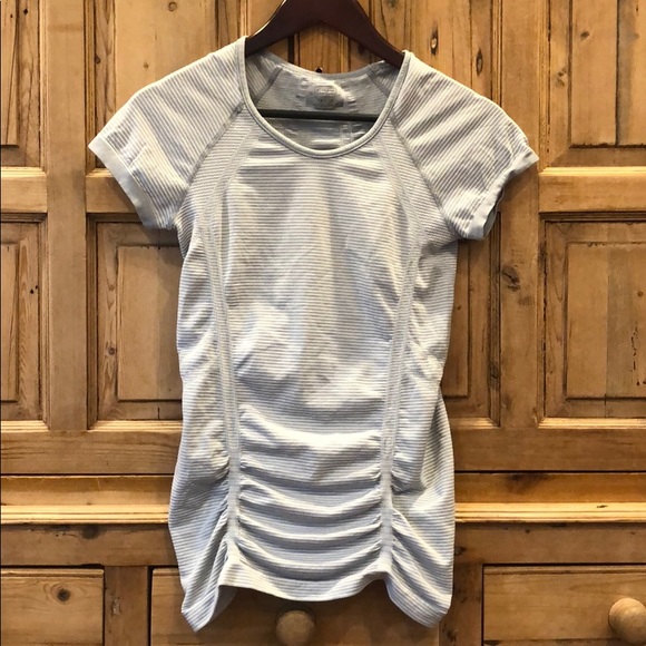 Athleta Tops - Athleta Fast Track S Grey Tee